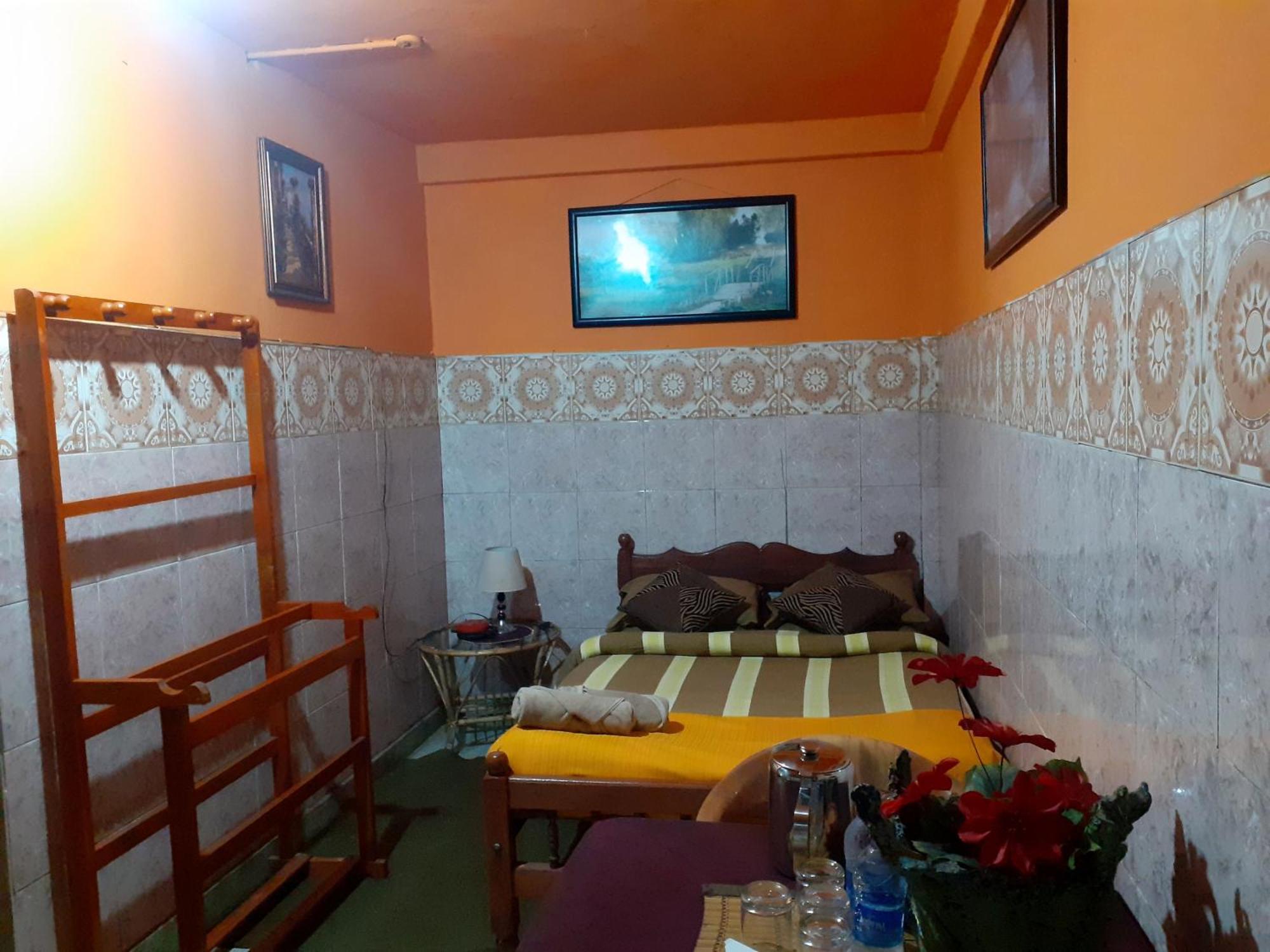 Cool Land Hot Hut Rooms & Restaurant Nuwara Eliya Exterior photo