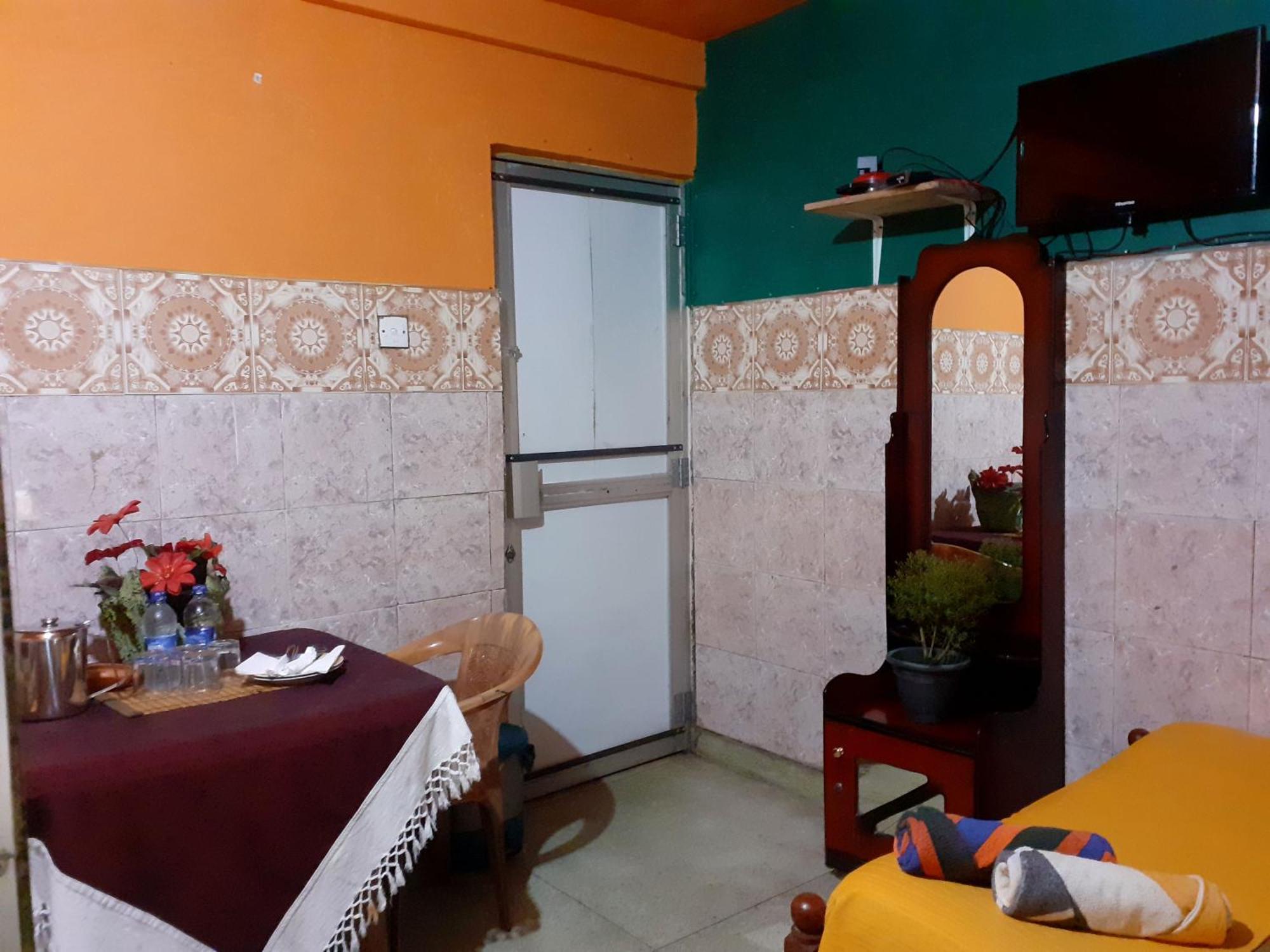 Cool Land Hot Hut Rooms & Restaurant Nuwara Eliya Exterior photo